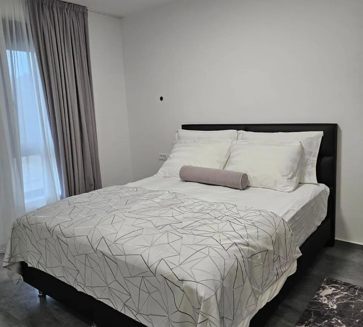 Family Friendly Apartments With A Swimming Pool Vir - Kozjak, Vir - 22971 Kroatië